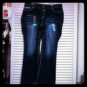 Ariya Jeans Curvy Flare